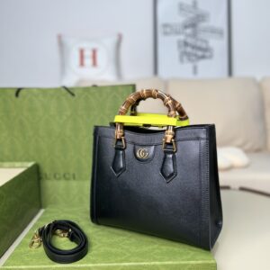 GUCCl Diana Bamboo Handle Gold Label Logo Leather Shoulder Crossbody Handbag